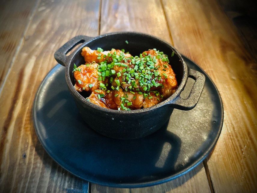 Фото позиции «Кусочки курицы в соусе BBQ»