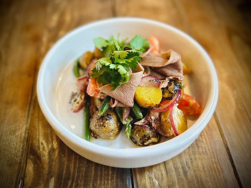 Фото позиции «Тёплый льежский салат»