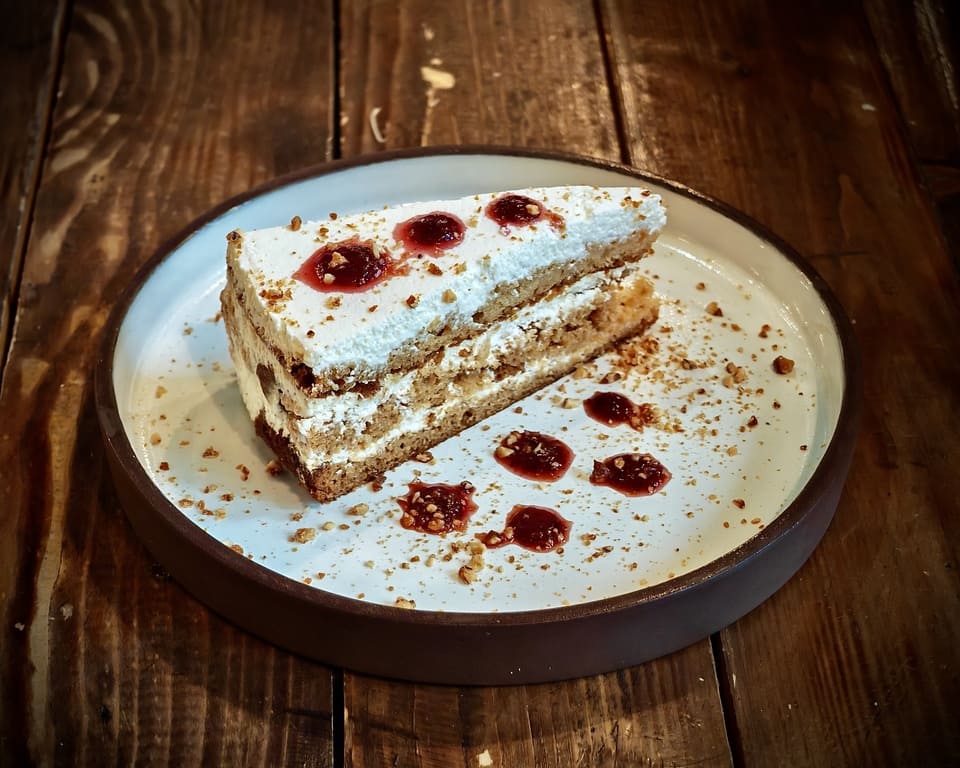 Фото позиции «Медовик»