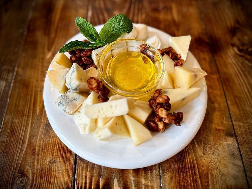 Фото позиции «Сырная тарелка»