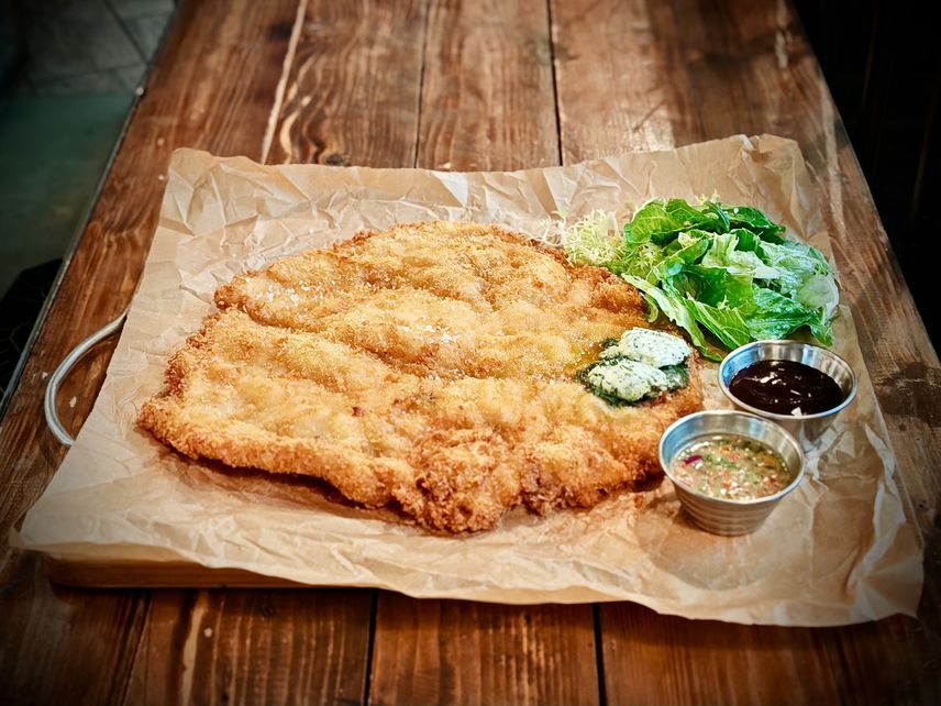 Фото позиции «Гигантский шницель»