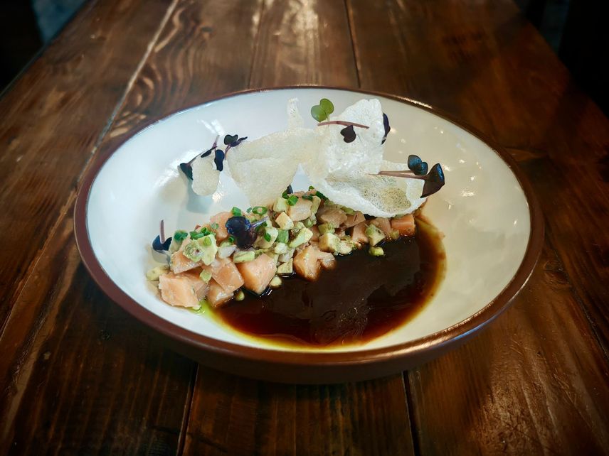 Фото позиции «Тартар из лосося»